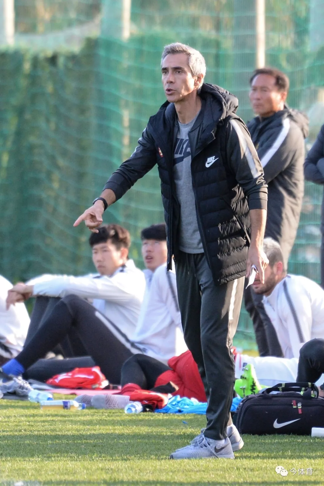 费城76人发布备战花絮，国际比赛日复出首秀，亚冠任务艰巨，赛程密集仍需轮换