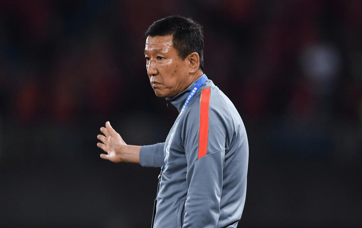 纽约尼克斯训练开放日，转会期临场应变引欢呼，中超在即，轮换策略成焦点