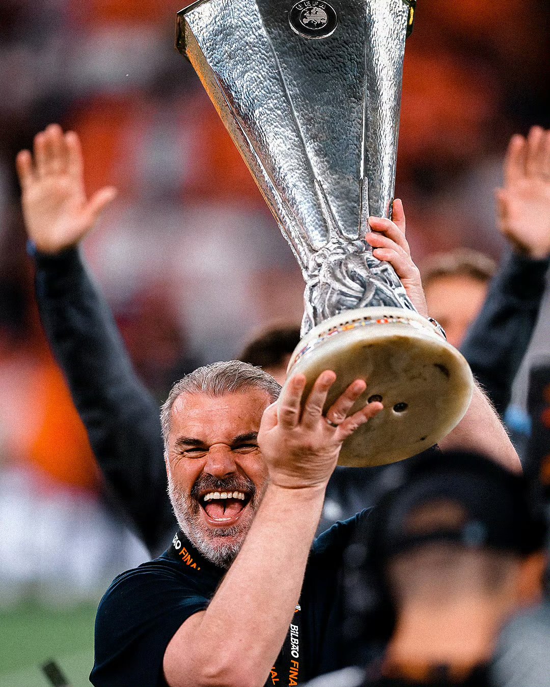 包含欧联赛前走向成谜，塞维利亚豪取连胜，震撼外界，年轻球员得到机会的词条